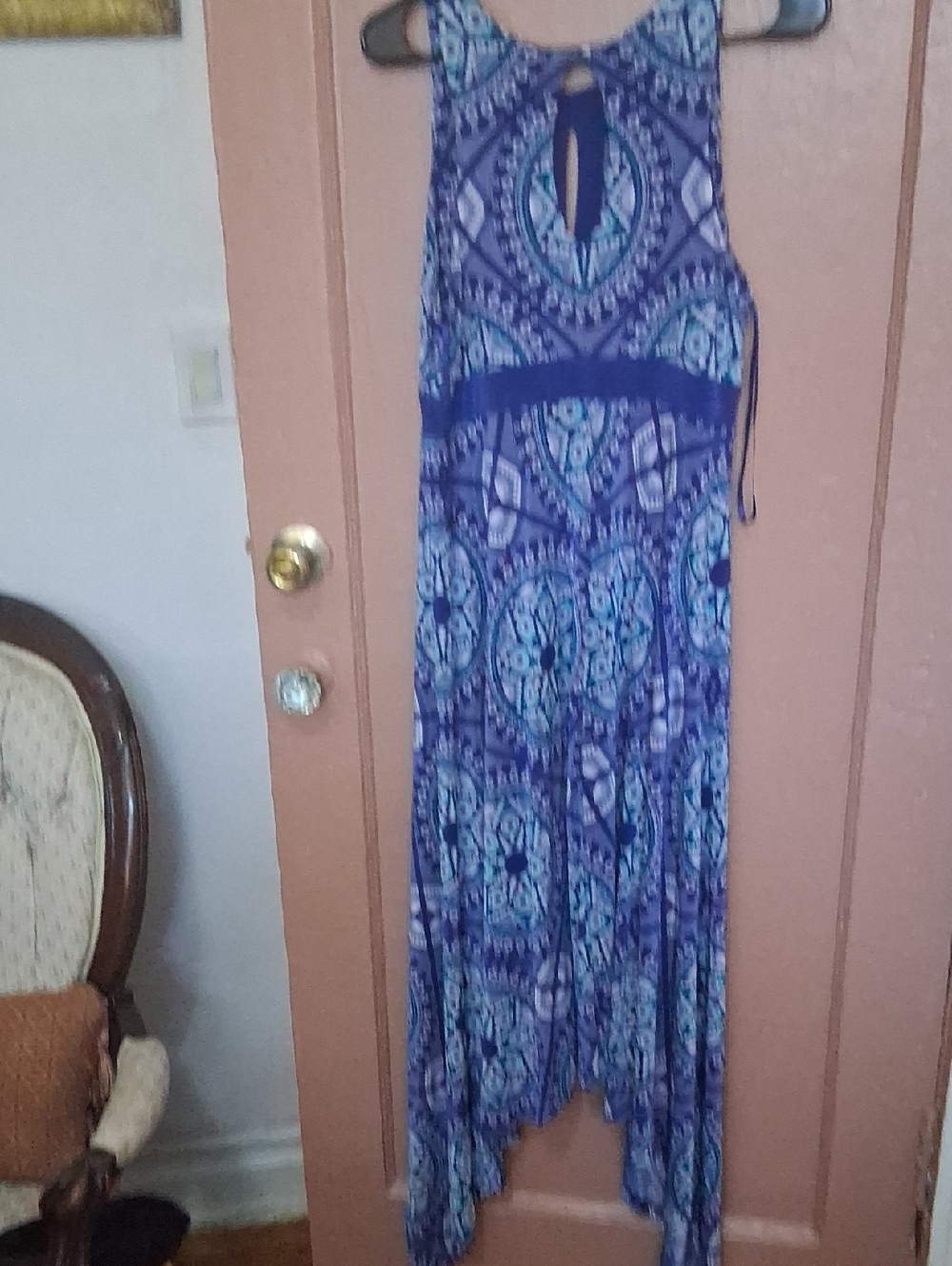 Dress - Picture 2 of 4